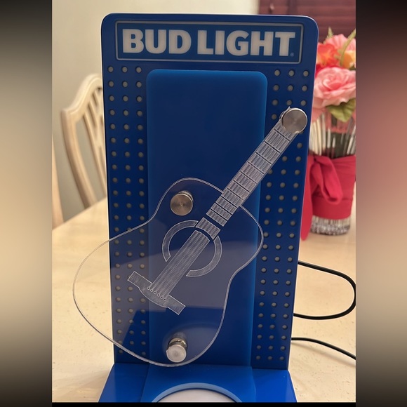 Neon light display beer holder with fake beer with foam in a Stella glass - Picture 7 of 14